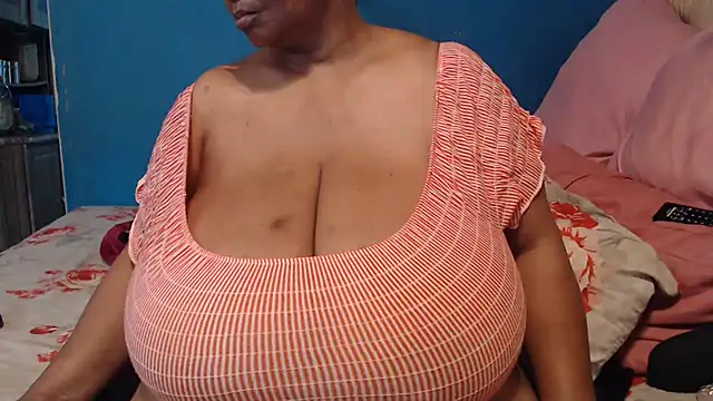 Snapshot of CUTEFIRMMELONSS chatting on 10, 10, 2025 CUTEFIRMMELONSS online show from 10, 10, 2025