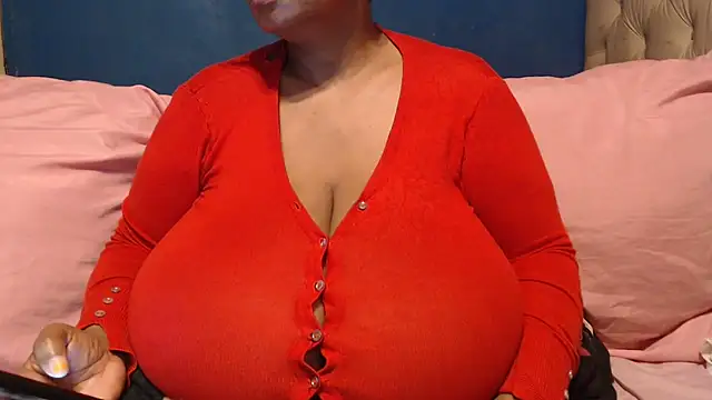 Snapshot of CUTEFIRMMELONSS chatting on 19, 10, 2025 CUTEFIRMMELONSS online show from 19, 10, 2025