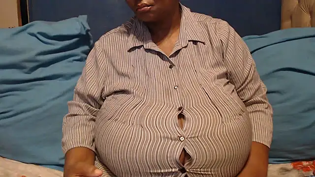 CUTEFIRMMELONSS online show from 10, 2, 2026