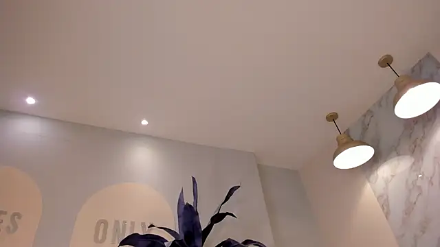 MariamRivera  online show from 18, 2, 2025