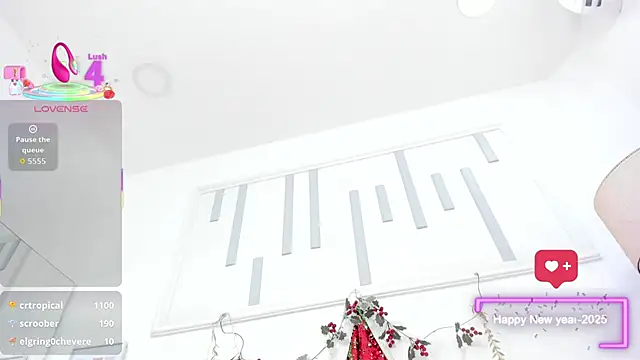 Snapshot of lara_murphy chatting on 25, 11, 2025 lara murphy online show from 25, 11, 2025