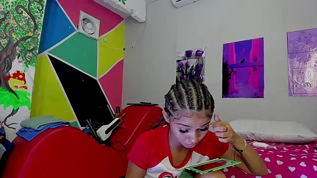 Snapshot of MarianaManzur chatting on 6, 3, 2025 MarianaManzur online show from 6, 3, 2025