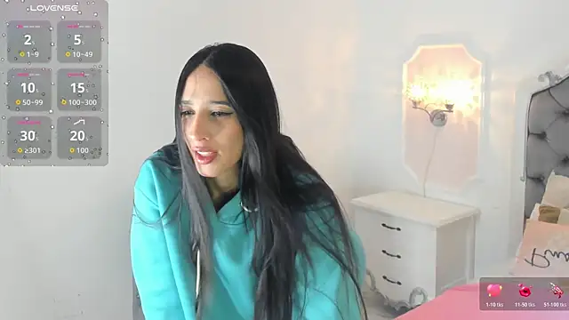 Snapshot of Valentina_Ross_ chatting on 17, 4, 2026 Valentina Ross online show from 17, 4, 2026