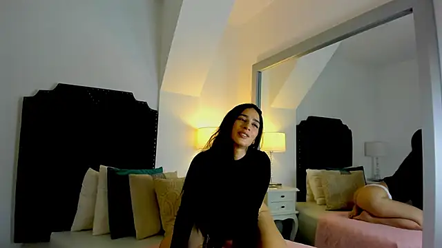 Snapshot of Valentina_Ross_ chatting on 2, 5, 2026 Valentina Ross online show from 2, 5, 2026