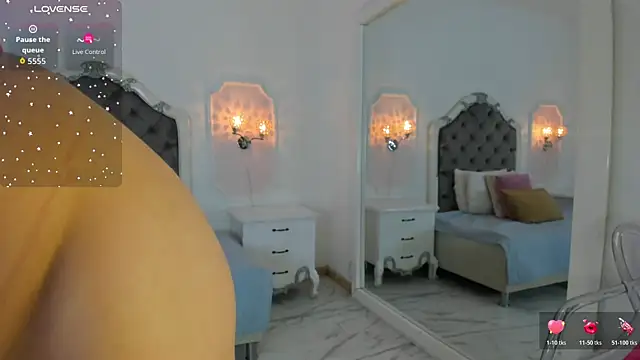 Snapshot of Valentina_Ross_ chatting on 6, 5, 2026 Valentina Ross online show from 6, 5, 2026