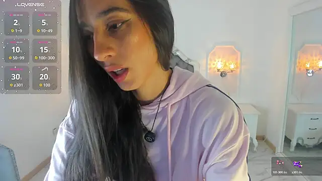 Snapshot of Valentina_Ross_ chatting on 9, 5, 2026 Valentina Ross online show from 9, 5, 2026