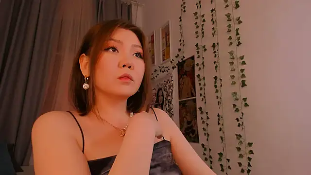 NatzukoShee online show from 27, 1, 2025