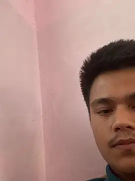 Snapshot of Hullax chatting on 5, 3, 2026 Hullax online show from 5, 3, 2026