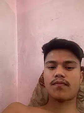 Snapshot of Hullax chatting on 15, 4, 2026 Hullax online show from 15, 4, 2026