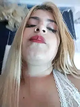 Snapshot of bella_star21 chatting on 1, 3, 2025 bella star21 online show from 1, 3, 2025