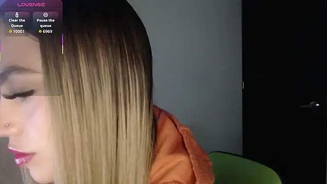 Sophi-tayson online show from 4, 10, 2025