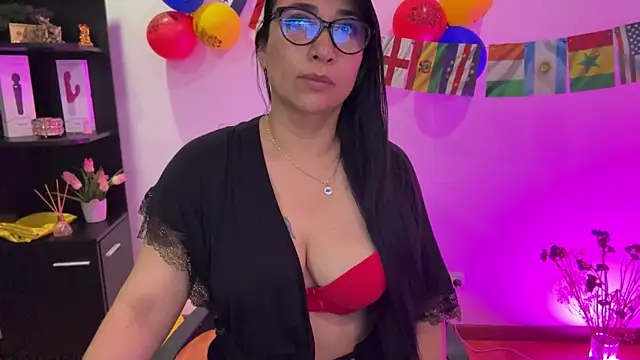 Snapshot of Karina_Yang chatting on 23, 6, 2026 Karina Yang online show from 23, 6, 2026