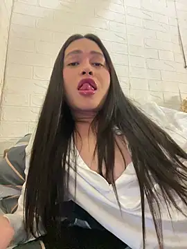 Ashely Lewis online show from 8, 5, 2026