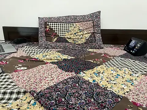 Snapshot of debu46 chatting on 16, 10, 2025 debu46 online show from 16, 10, 2025