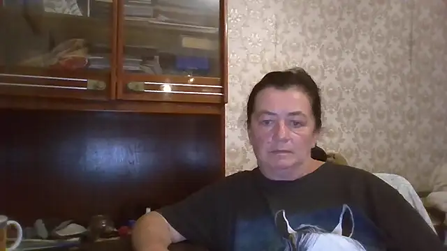 GypsiQueen2 online show from 11, 9, 2025