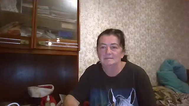 GypsiQueen2 online show from 1, 10, 2025