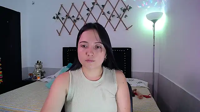 Snapshot of naughty_girl_4u chatting on 23, 11, 2025 naughty girl 4u online show from 23, 11, 2025