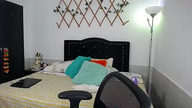 Snapshot of naughty_girl_4u chatting on 12, 3, 2026 naughty girl 4u online show from 12, 3, 2026