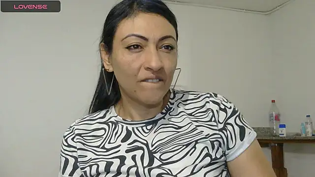 Snapshot of ErikaRika chatting on 14, 1, 2025 ErikaRika online show from 14, 1, 2025