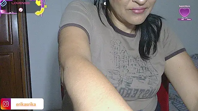 Snapshot of ErikaRika chatting on 12, 9, 2025 ErikaRika online show from 12, 9, 2025