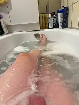 Snapshot of David19932908 chatting on 14, 10, 2025 David19932908 online show from 14, 10, 2025