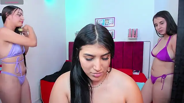 Snapshot of Afrodita-hott chatting on 3, 2, 2025 Afrodita-hott online show from 3, 2, 2025