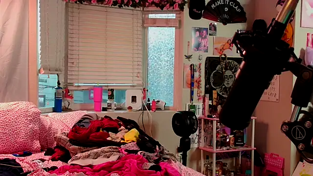 MissRomero online show from 23, 9, 2025