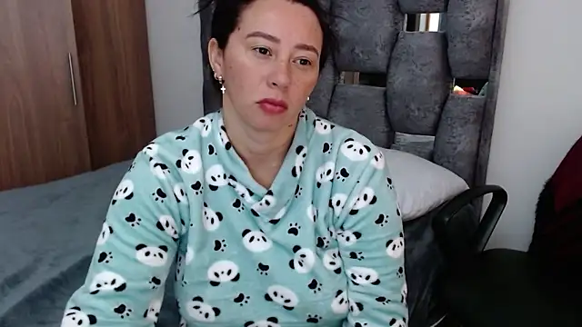 sara hott 1 online show from 2, 12, 2024
