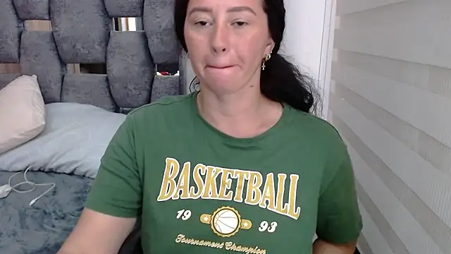 sara hott 1 online show from 2, 12, 2024
