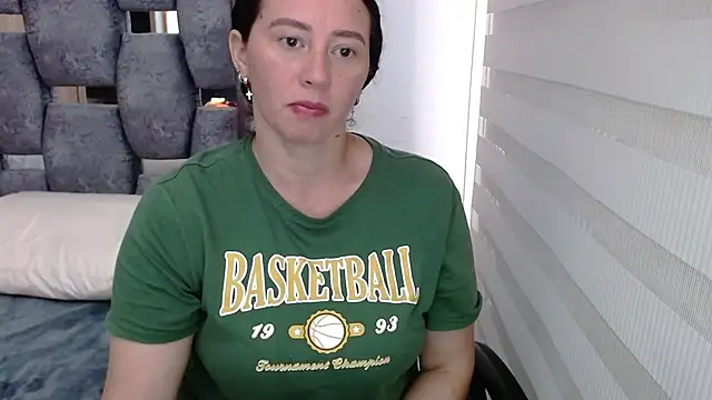 sara hott 1 online show from 3, 12, 2024