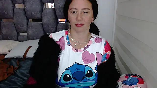 sara hott 1 online show from 4, 12, 2024