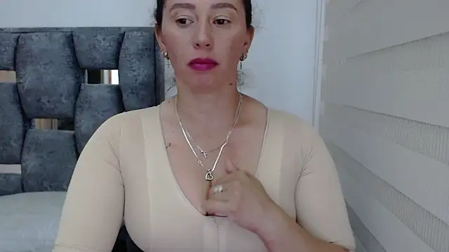 sara hott 1 online show from 23, 12, 2024