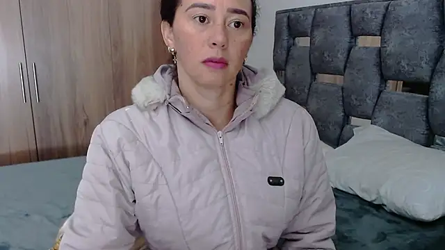 sara hott 1 online show from 7, 1, 2025