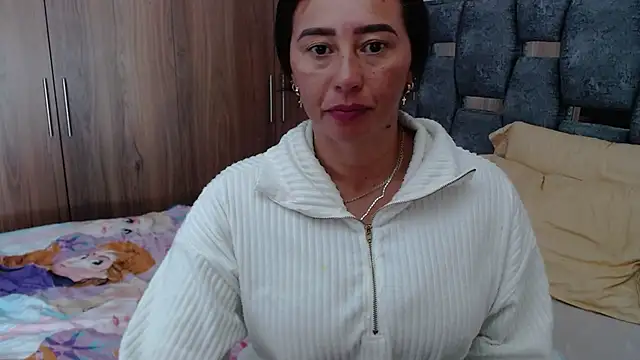 sara hott 1 online show from 8, 1, 2025
