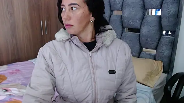 sara hott 1 online show from 9, 1, 2025