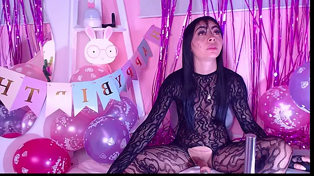 Snapshot of Sweet_Susie_ chatting on 18, 11, 2025 Sweet Susie online show from 18, 11, 2025