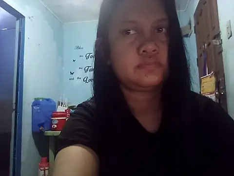 Snapshot of Honeybun25 chatting on 12, 10, 2025 Honeybun25 online show from 12, 10, 2025