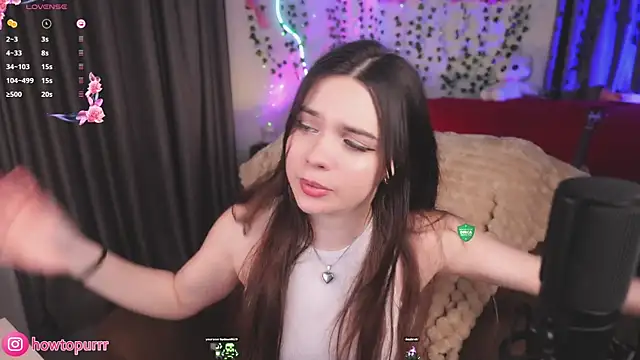 Snapshot of How2Meow chatting on 28, 7, 2026 How2Meow online show from 28, 7, 2026