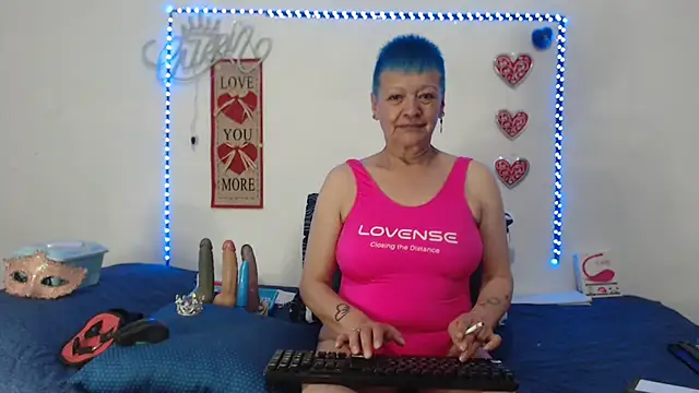Snapshot of loquitaqueen011 chatting on 11, 1, 2025 loquitaqueen011 online show from 11, 1, 2025
