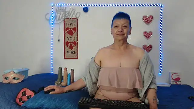 Snapshot of loquitaqueen011 chatting on 9, 2, 2025 loquitaqueen011 online show from 9, 2, 2025
