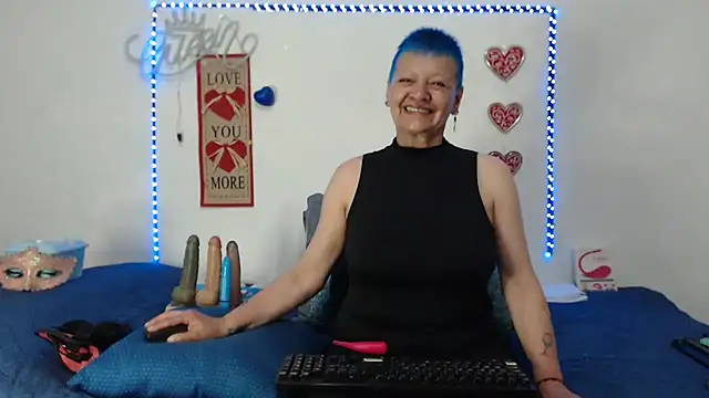 Snapshot of loquitaqueen011 chatting on 7, 3, 2025 loquitaqueen011 online show from 7, 3, 2025