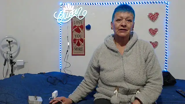 Snapshot of loquitaqueen011 chatting on 12, 3, 2025 loquitaqueen011 online show from 12, 3, 2025