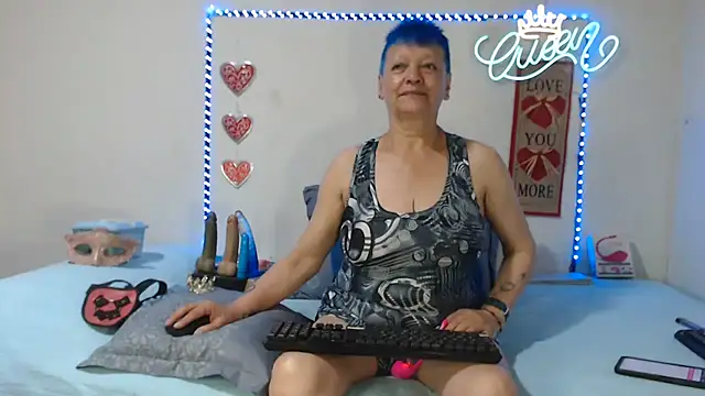 loquitaqueen011 online show from 10, 5, 2026