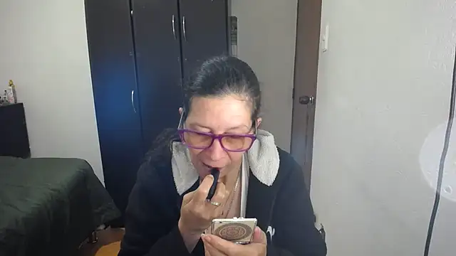 Snapshot of latin49 chatting on 8, 4, 2026 latin49 online show from 8, 4, 2026