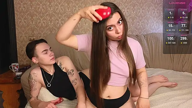 twobabesweet online show from 8, 5, 2026