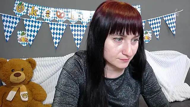 NinaFlawlees online show from 28, 9, 2025