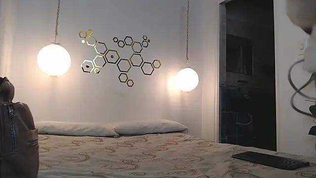 adriscute online show from 18, 3, 2025