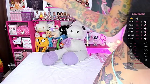 Snapshot of tattooBabyxxx chatting on 4, 2, 2025 tattooBabyxxx online show from 4, 2, 2025