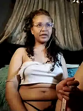 Snapshot of Hathorlove chatting on 17, 12, 2024 Hathorlove online show from 17, 12, 2024