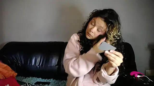 Hathorlove online show from 8, 11, 2025